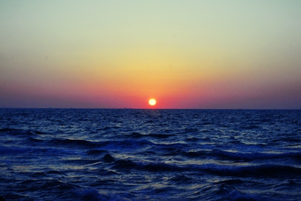 Sunset at Mediterranean sea. (haha, skema kot ayat. tak tahu nak tulis caption apa)